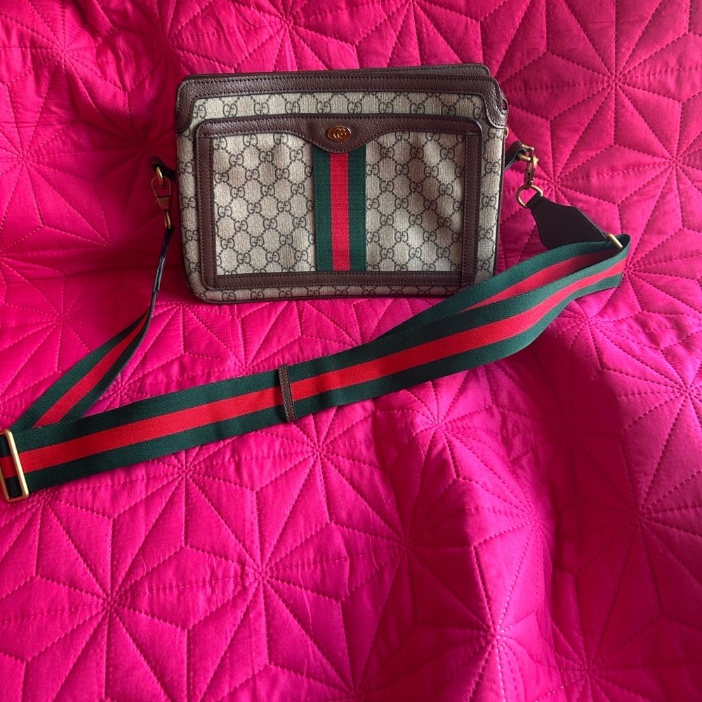 Gucci Beige Brown GG Supreme Messenger Bag with Green-Red Web